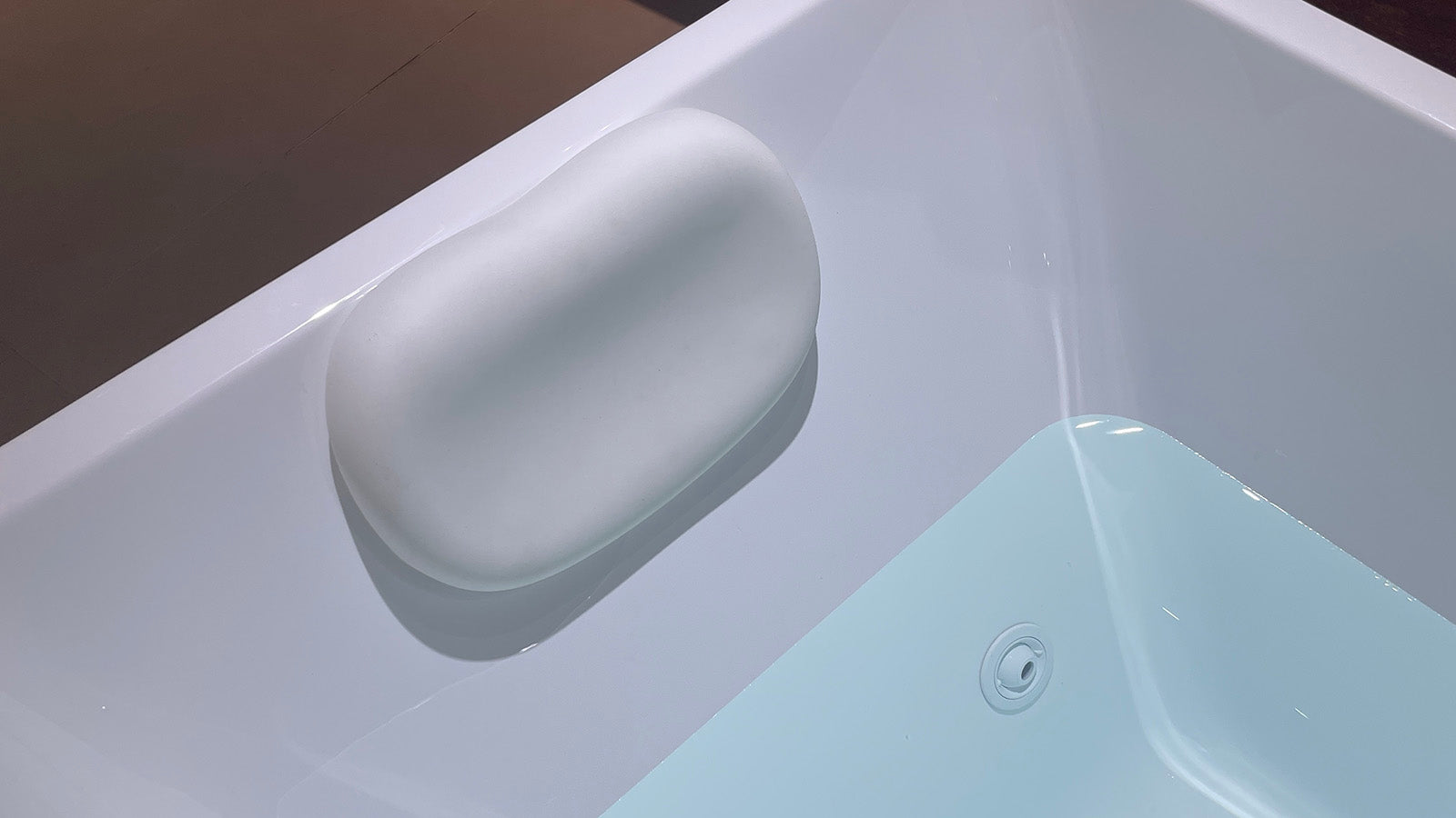 cold-plunge-pillow-white